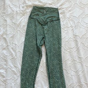 Buff bunny green floral leggings